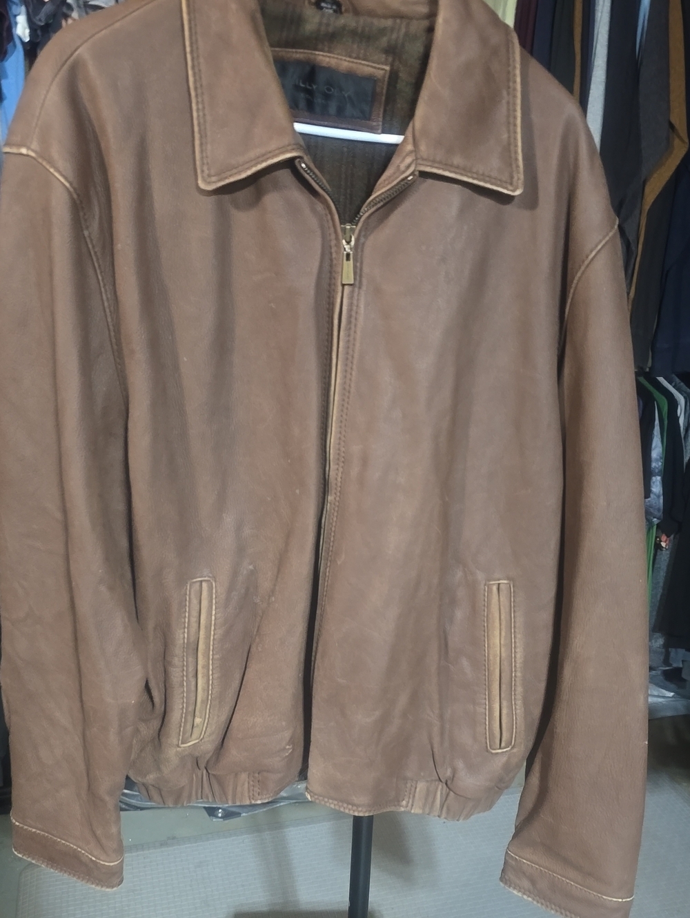 Men’s Brown Leather Bomber Jacket – Classic Zip Front
